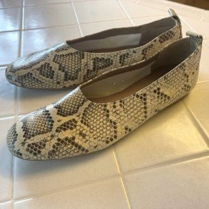 Everlane Snakeskin Leather Day Glove Flat